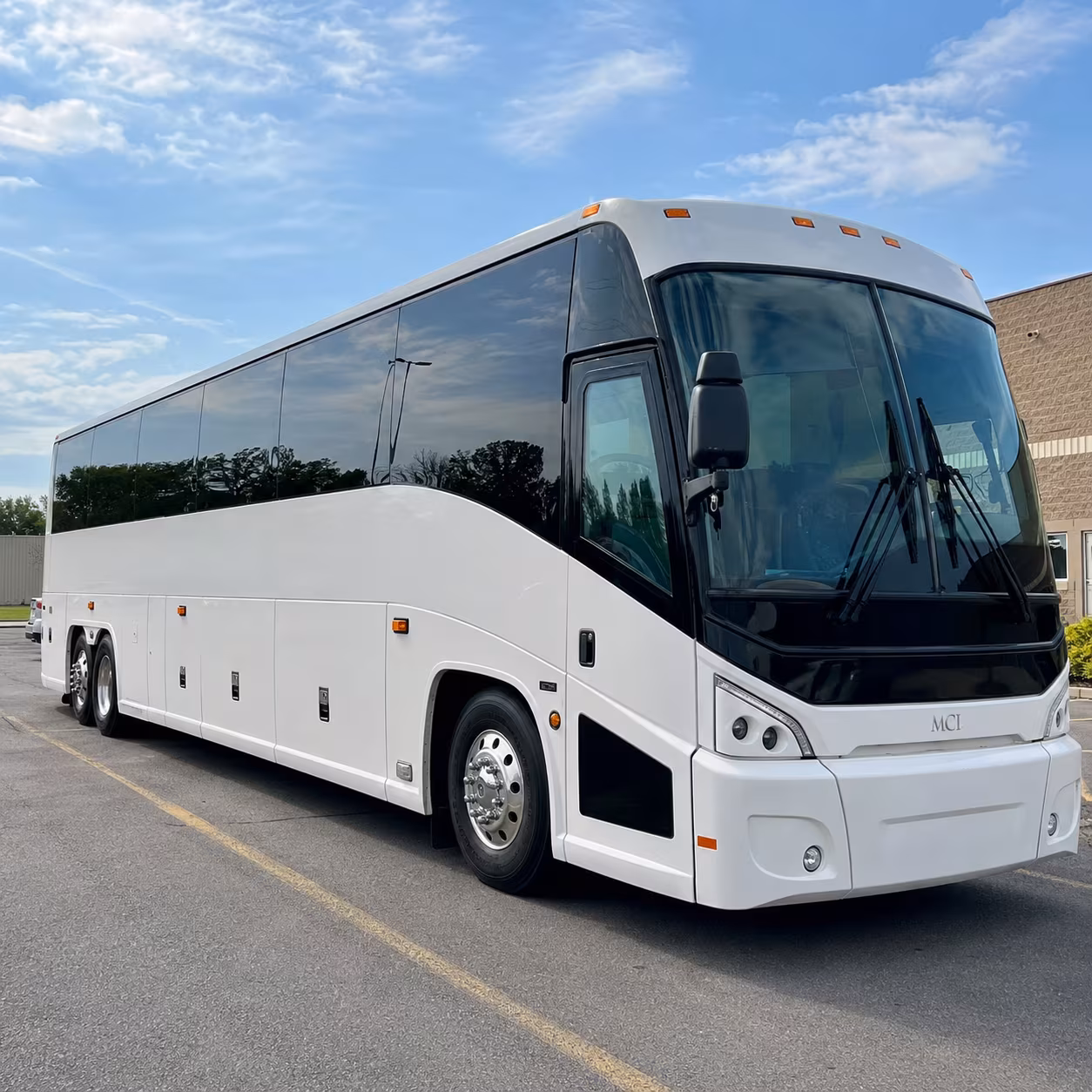 charter buses to john paul jones arena in charlottesville from lynchburg